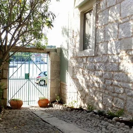 בית נופש Heritage House Captain Bepo's Court *